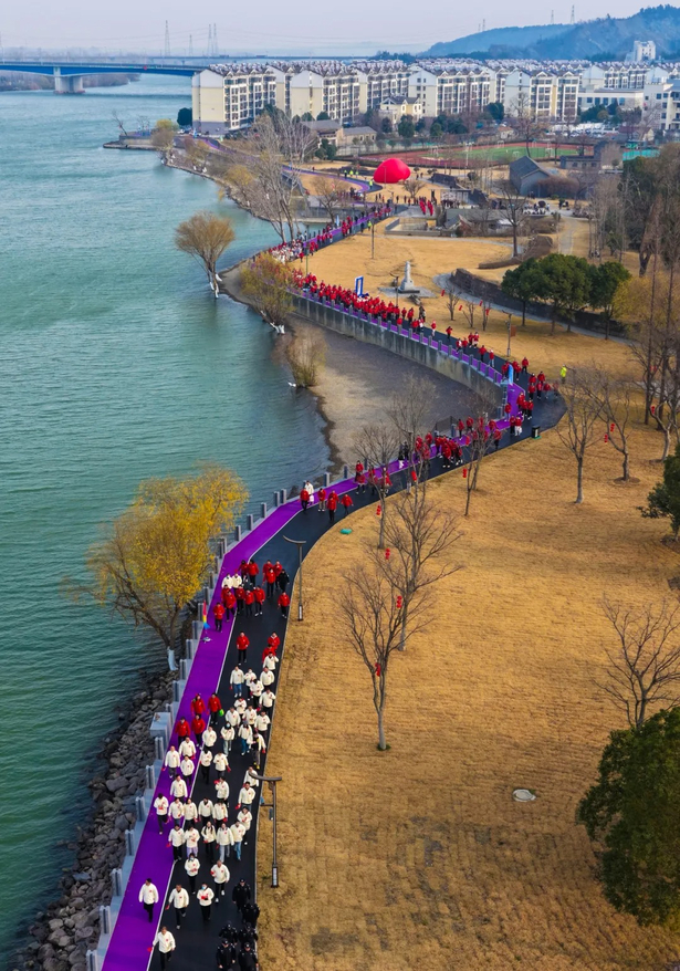 20251231“活力健步走 奋进开新局”庆元旦·迎新年沿淮步道健步走活动2.jpg