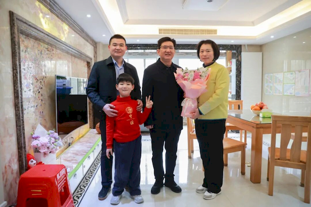 20260216孙志标走访慰问先进典型代表和节日期间坚守岗位人员1.jpg 20260216孙志标走访慰问先进典型代表和节日期间坚守岗位人员1.jpg