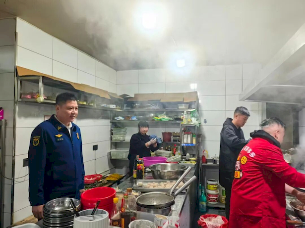 20260220县领导现场推进烟花爆竹安全管理和节日安全保障工作3.jpg 20260220县领导现场推进烟花爆竹安全管理和节日安全保障工作3.jpg