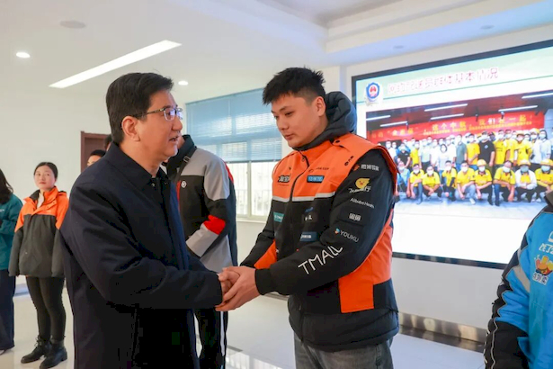 20260216孙志标走访慰问先进典型代表和节日期间坚守岗位人员3.jpg 20260216孙志标走访慰问先进典型代表和节日期间坚守岗位人员3.jpg