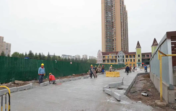 县领导现场推进重点民生项目