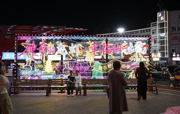 盱眙“尅街”开街 小龙虾点燃夜经济