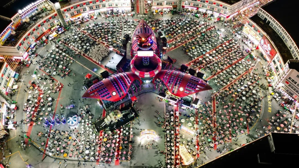 20260504县领导现场检查夜间促消费和餐饮场所安全生产工作1.jpg