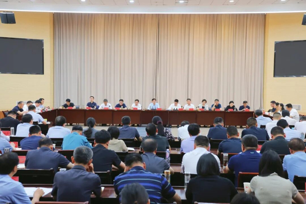 20260606全县项目攻坚推进会议召开.jpg